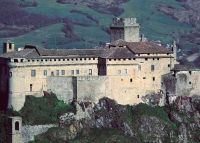 Castello di Bardi 13 exterior